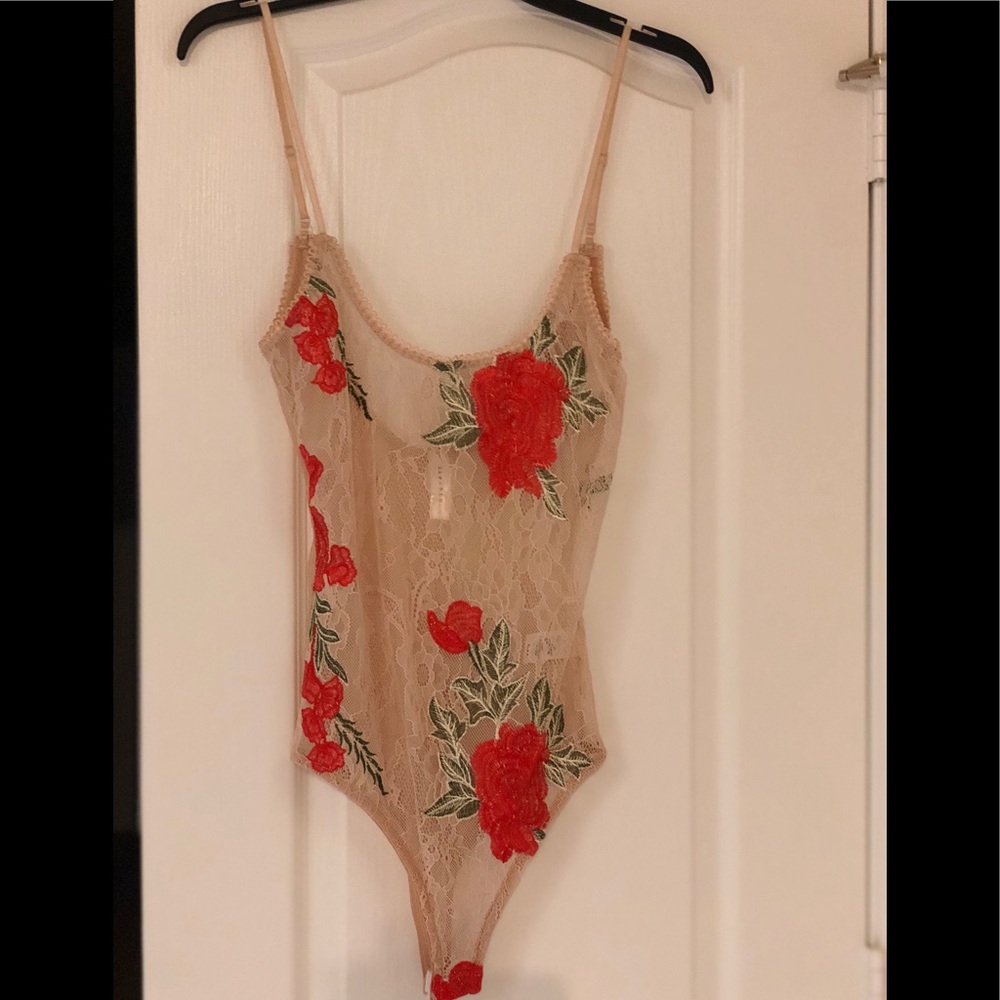 New Very sexy floral lace teddy. - Picture 1 of 3